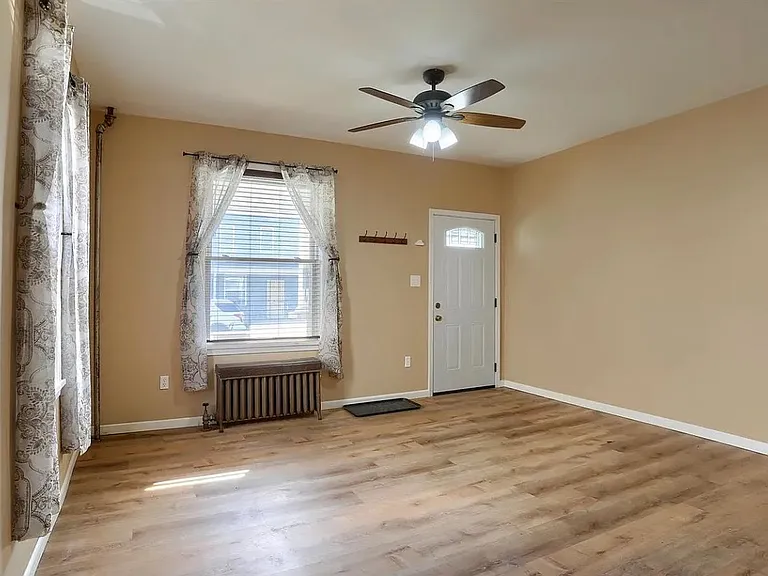 106 Shell St — Photo 2