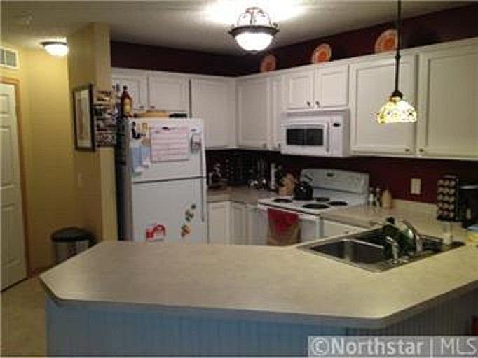 2nd image of 2558 Yellowstone Dr