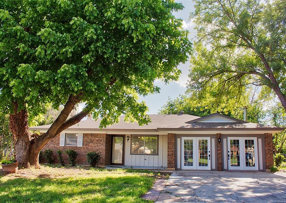 1st image of 206 Park Dr