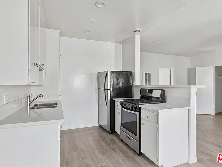 11746 Goshen Ave #6 — Photo 9