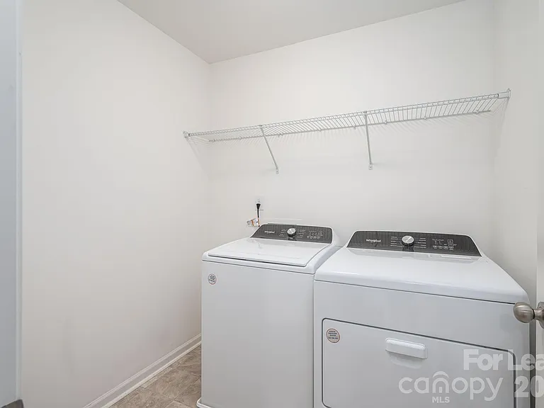 1004 Davis Hills Dr — Photo 9