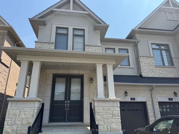 11 John Smith St, East Gwillimbury, ON L9N 0S7