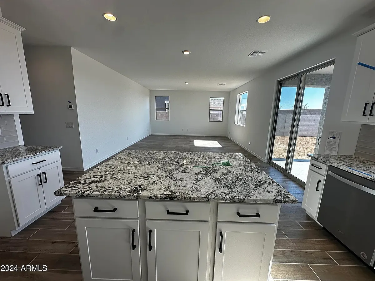 Building Photo - 6256 S Emery