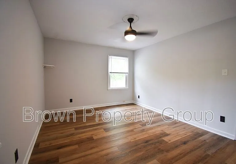 1733 Swann St — Photo 7