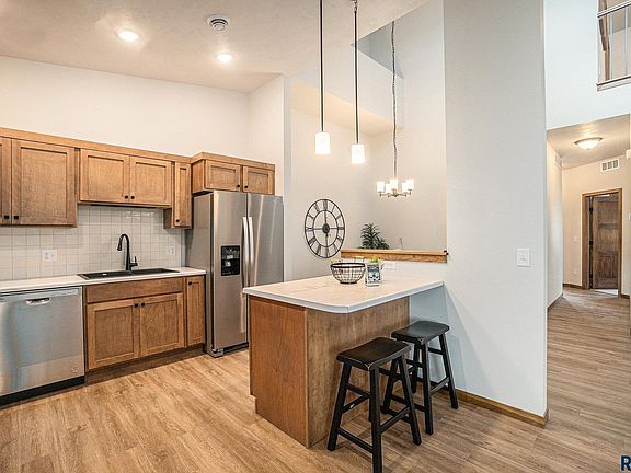 4th image of 2302 E Cama Pl