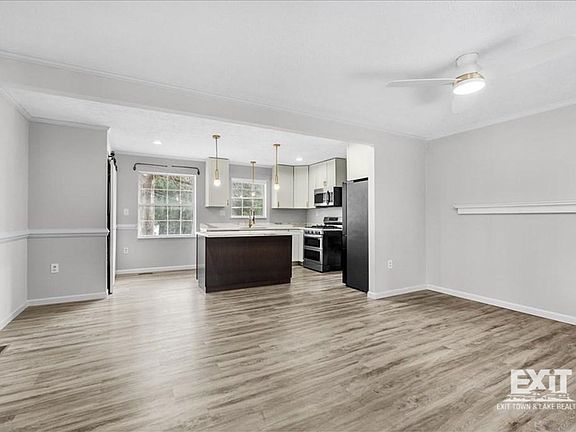 5th image of 105 Marrow St