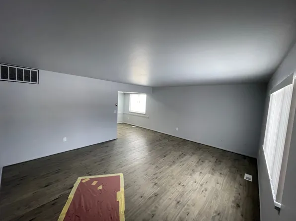 428 N Evans St #3, Tecumseh, MI 49286