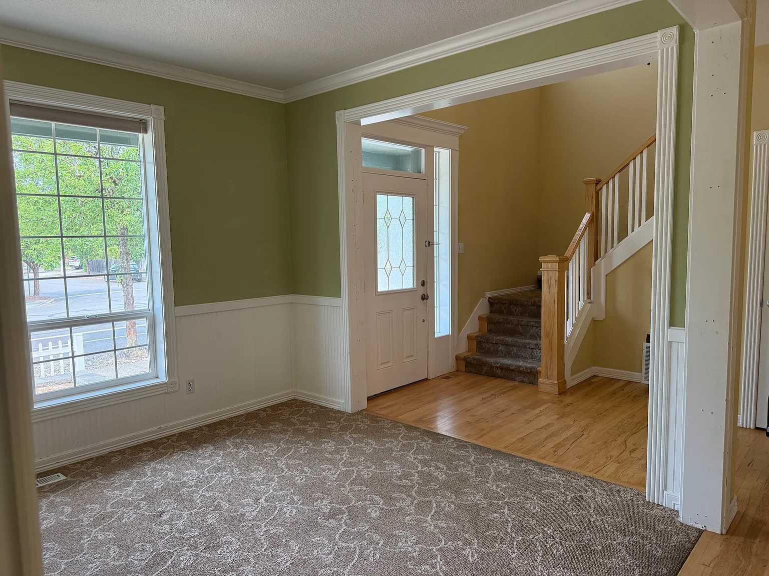 4 bed, 2.5 bath, 2750 sqft, $3,800 — Photo 3