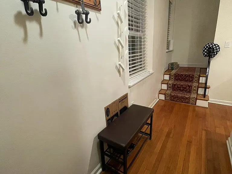 432 Carswold Dr — Photo 2