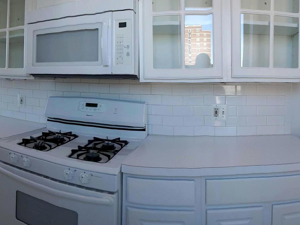 GALLEY KITCHEN