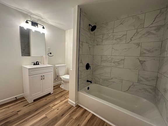 3rd image of 1305 Woodward Ave
