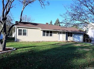 8 Cove Dr, Niantic, CT 06357