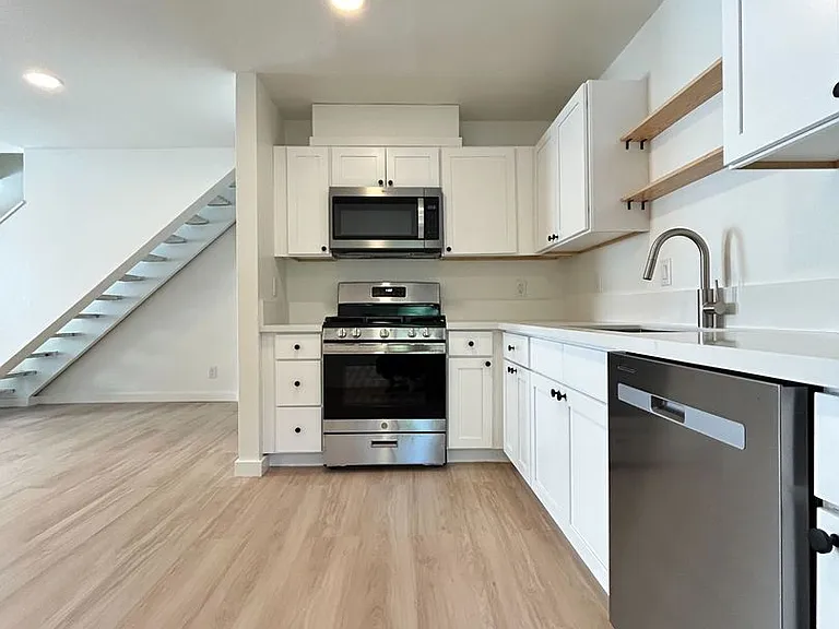 529 W. Victoria - 1236 San Pascual — Photo 13