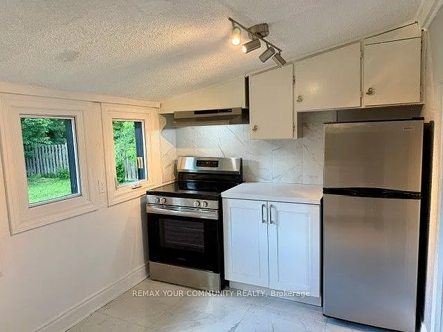 220 Ruggles Ave — Photo 12