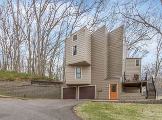 4225 Red Oak Dr, Cedar Rapids, IA 52403