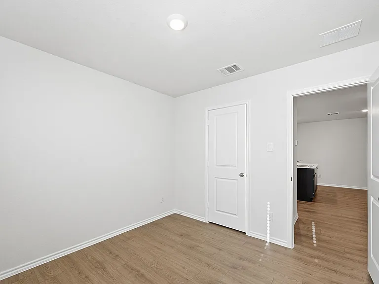1309 Brook Ln — Photo 9