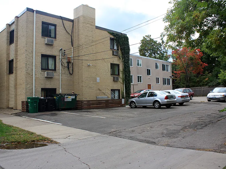 2700 Humboldt Ave S — Photo 15