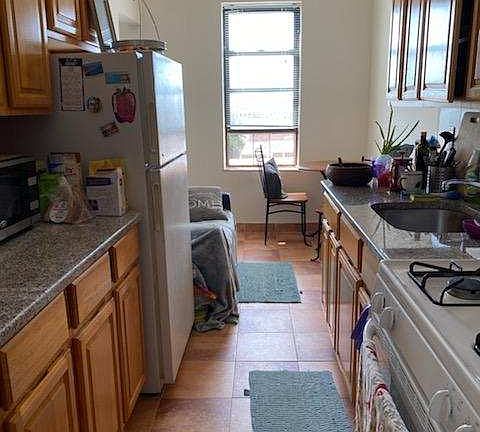 4th image of 32-15 41st St #C4