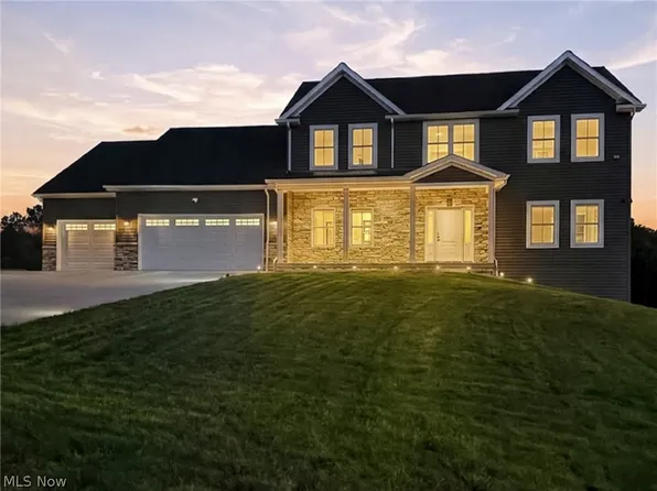 6385 Meander Glen Dr, Youngstown, OH 44515