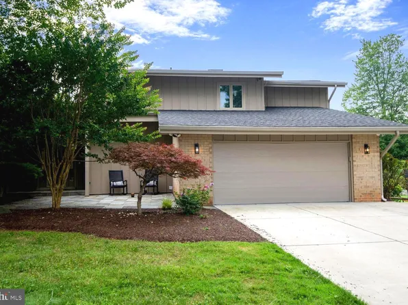 11121 Broad Green Dr, Rockville, MD 20854