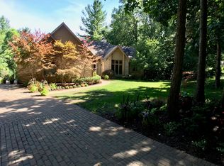 2245 Addaleen Rd, Highland, MI 48357