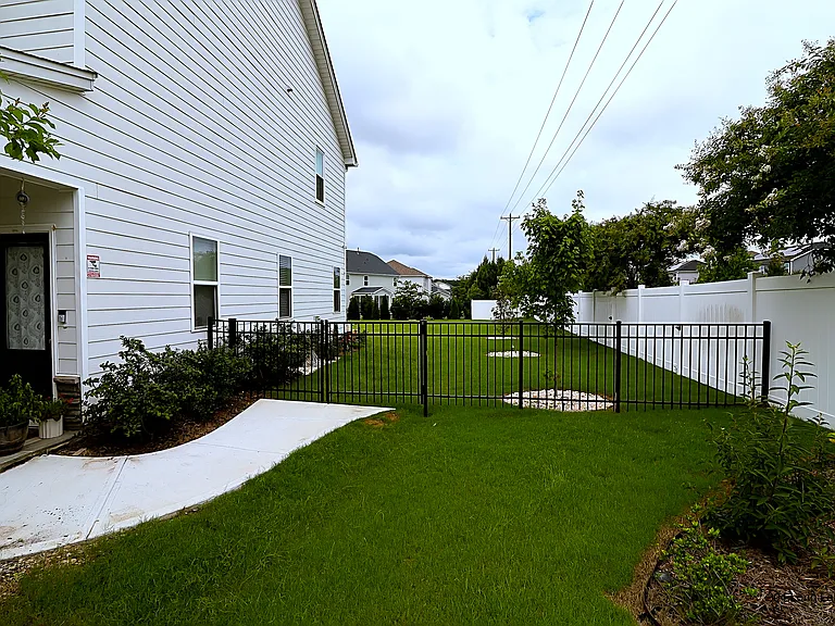 304 Long Lake Dr — Photo 4