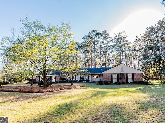 3rd image of 5207 Forest Lake Rd