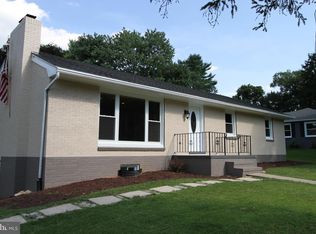 11609 Robinwood Dr, Hagerstown, MD 21742