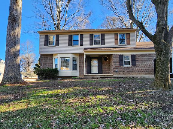 3rd image of 19 Tall Oaks Dr