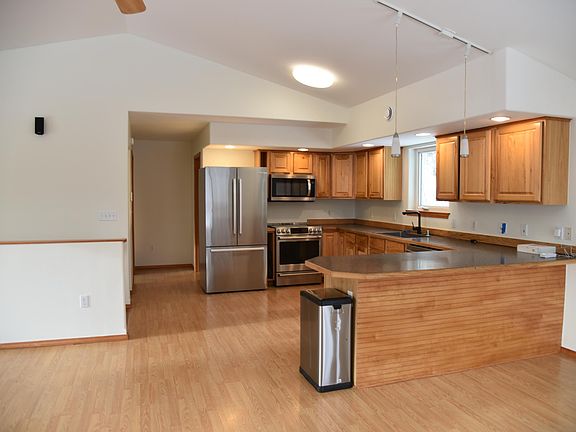 5th image of 1570 Goldpointe Dr