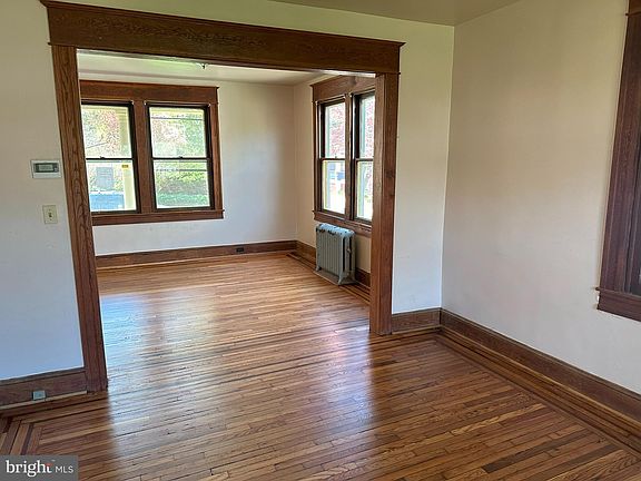 5th image of 3116 Tyndale Ave