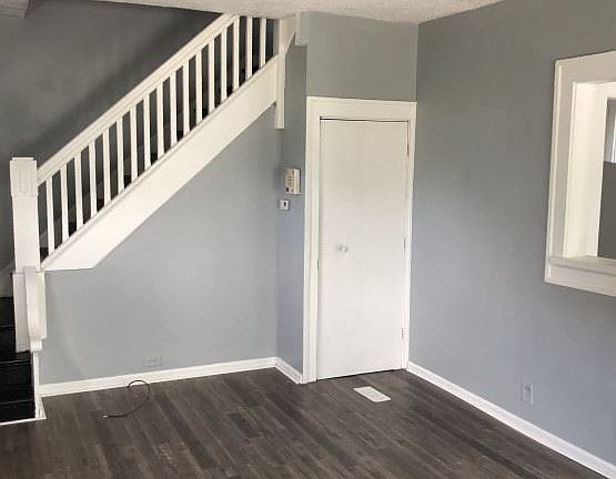 2nd image of 3041 Graceland Ave