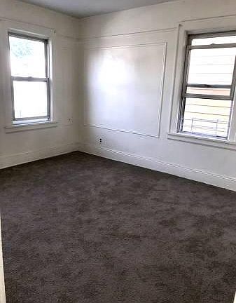 4th image of 211 Street