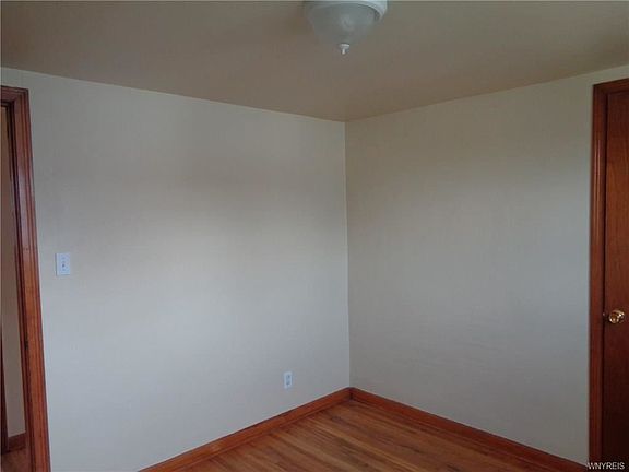4th image of 135 Elmwood Ave #1