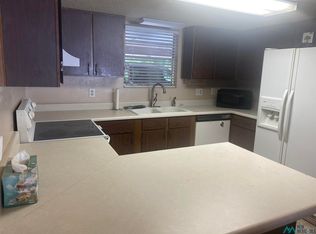1303 N Canal St APT 10, Carlsbad, NM 88220