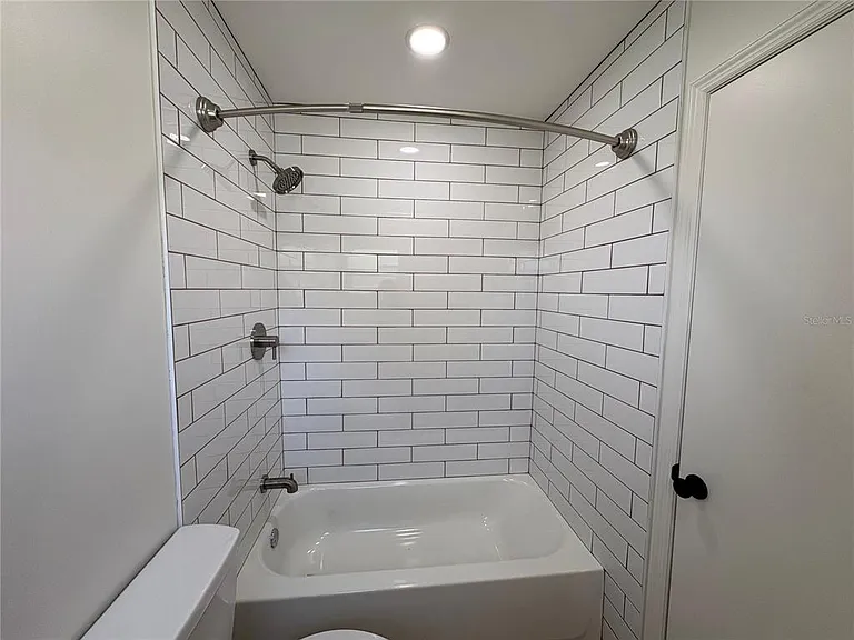 4824 Gallant Ln — Photo 4