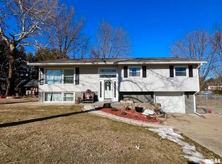 23242 Clemens Rd, Athens, IL 62613