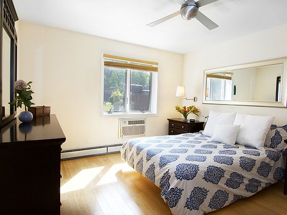 4th image of 324 22nd St APT 1B