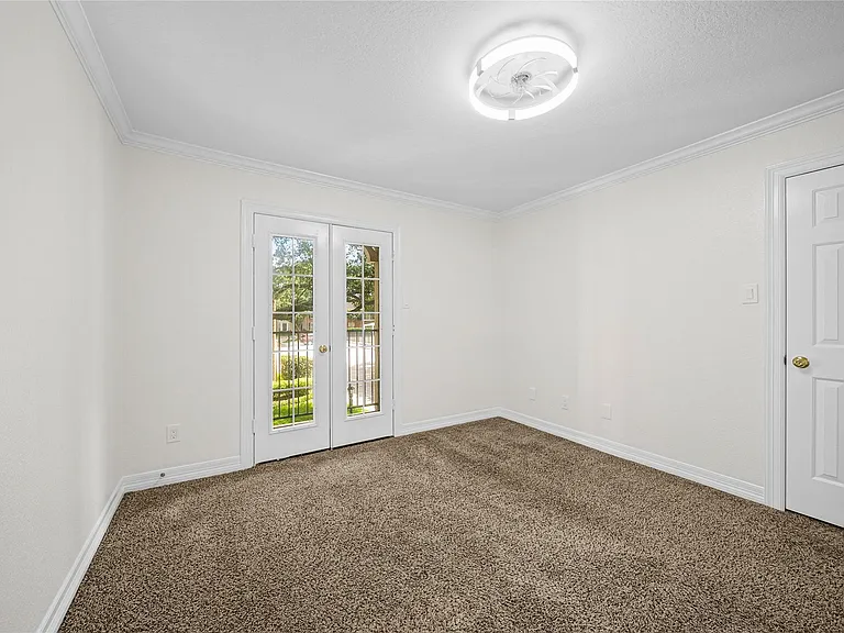 1573 W Sam Houston Pkwy S — Photo 5