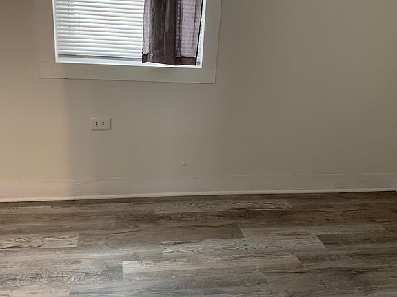 5th image of 2429 W Cortland St Floor 1