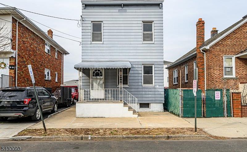 1st image of 419 Spencer St