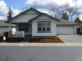 903 Schaefers Ln, Grants Pass, OR 97526