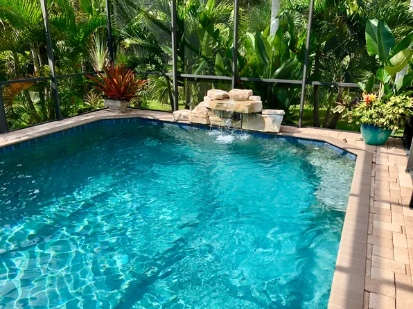 1596 Pinyon Pine Dr, Sarasota, FL 34240