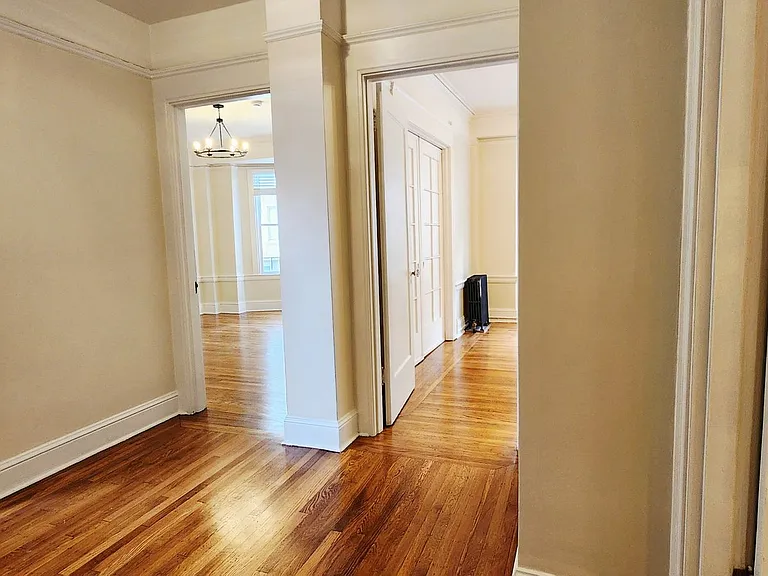 834 Bush St — Photo 10
