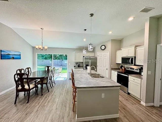 5423 NW 52nd Ave — Photo 3