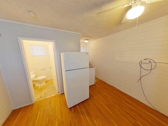 4th image of 1644 Athol Ave