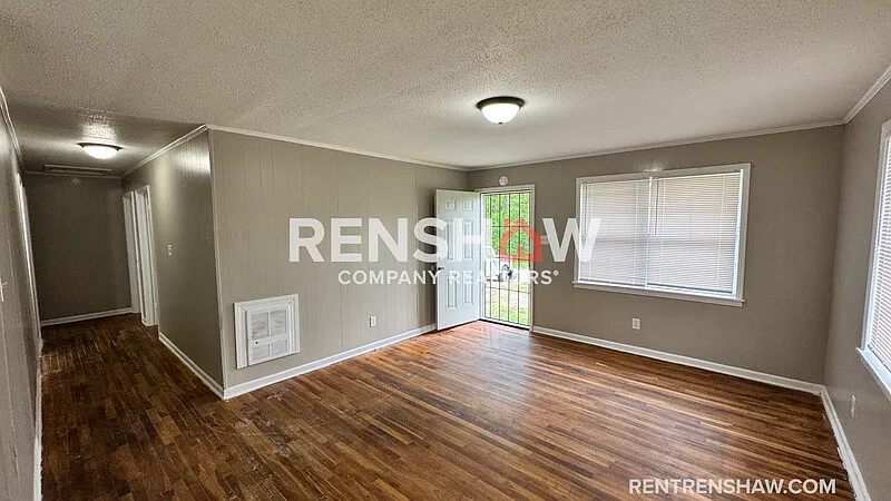 3 bed, 1.0 bath, $1,150 — Photo 3