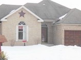 46 Earl St, Plano, IL 60545