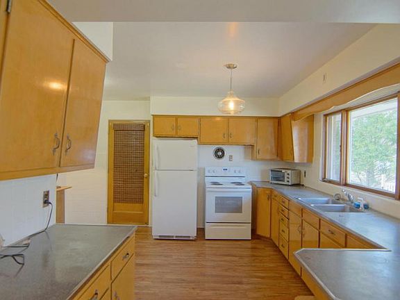 5th image of 2268 Colfax Ave