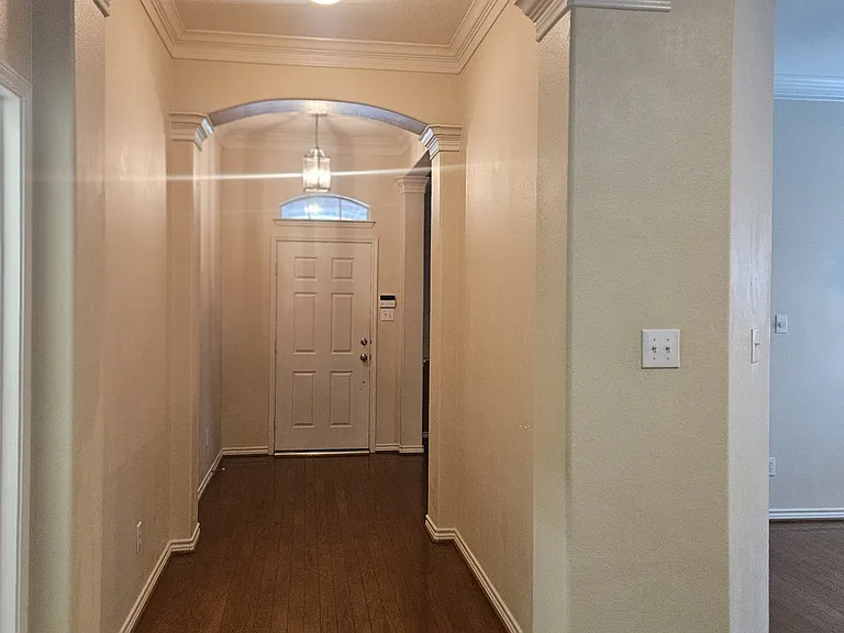 8562 Robertson Dr — Photo 7